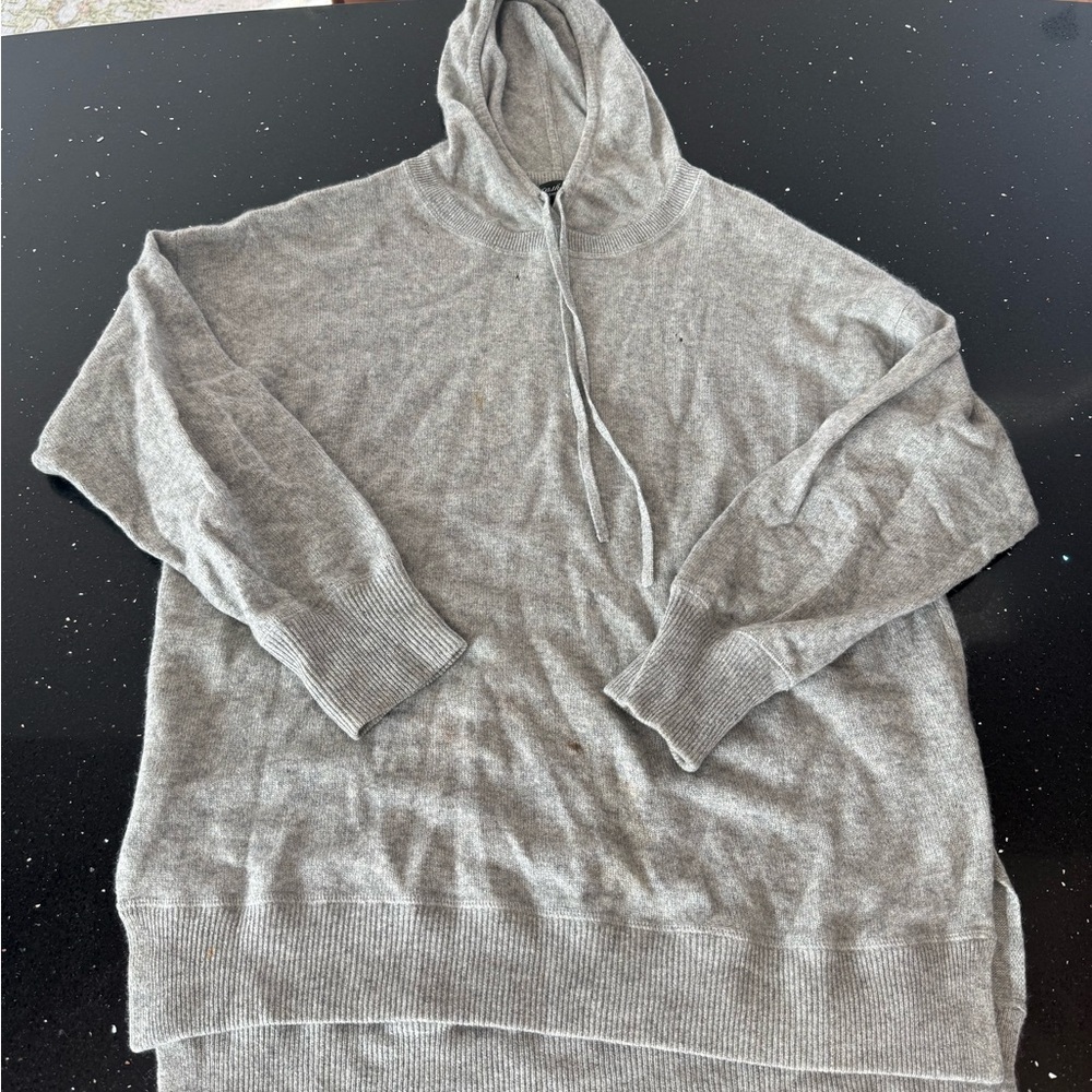 Gray Men's Lord & Taylor Cashmere Sweater - Picture 2 of 8